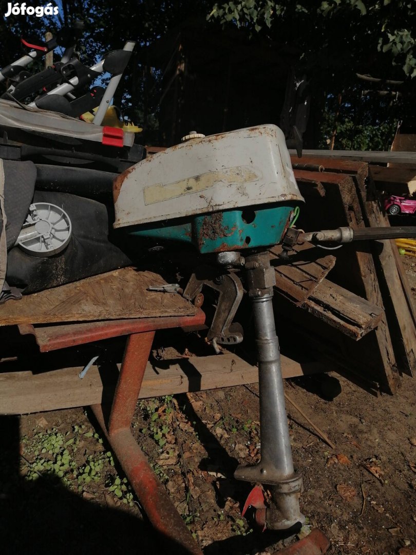 Orosz 2_3 lóerős Csónak motor