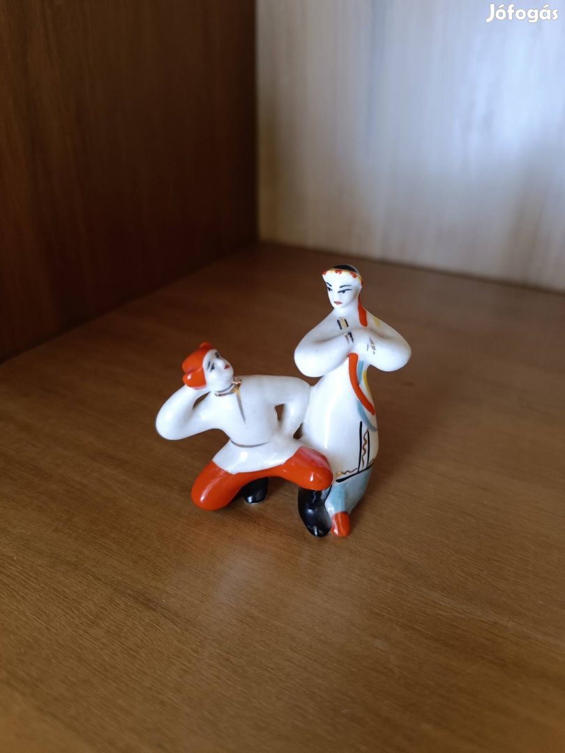 Orosz néptáncos nipp szobor