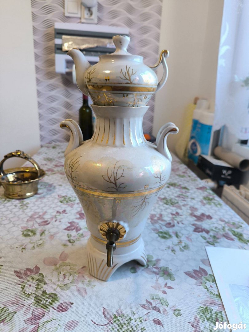 Orosz porcelán szamovár eladó!