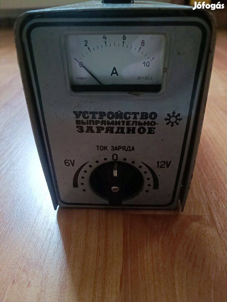 Orosz/szovjet akkumulátor töltő 6/12V+tesztelő
