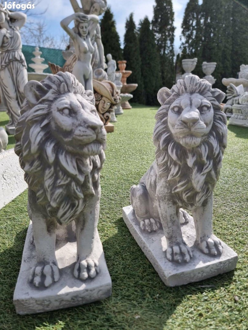 Oroszlán szobor pár kerti dekoráció kapudísz