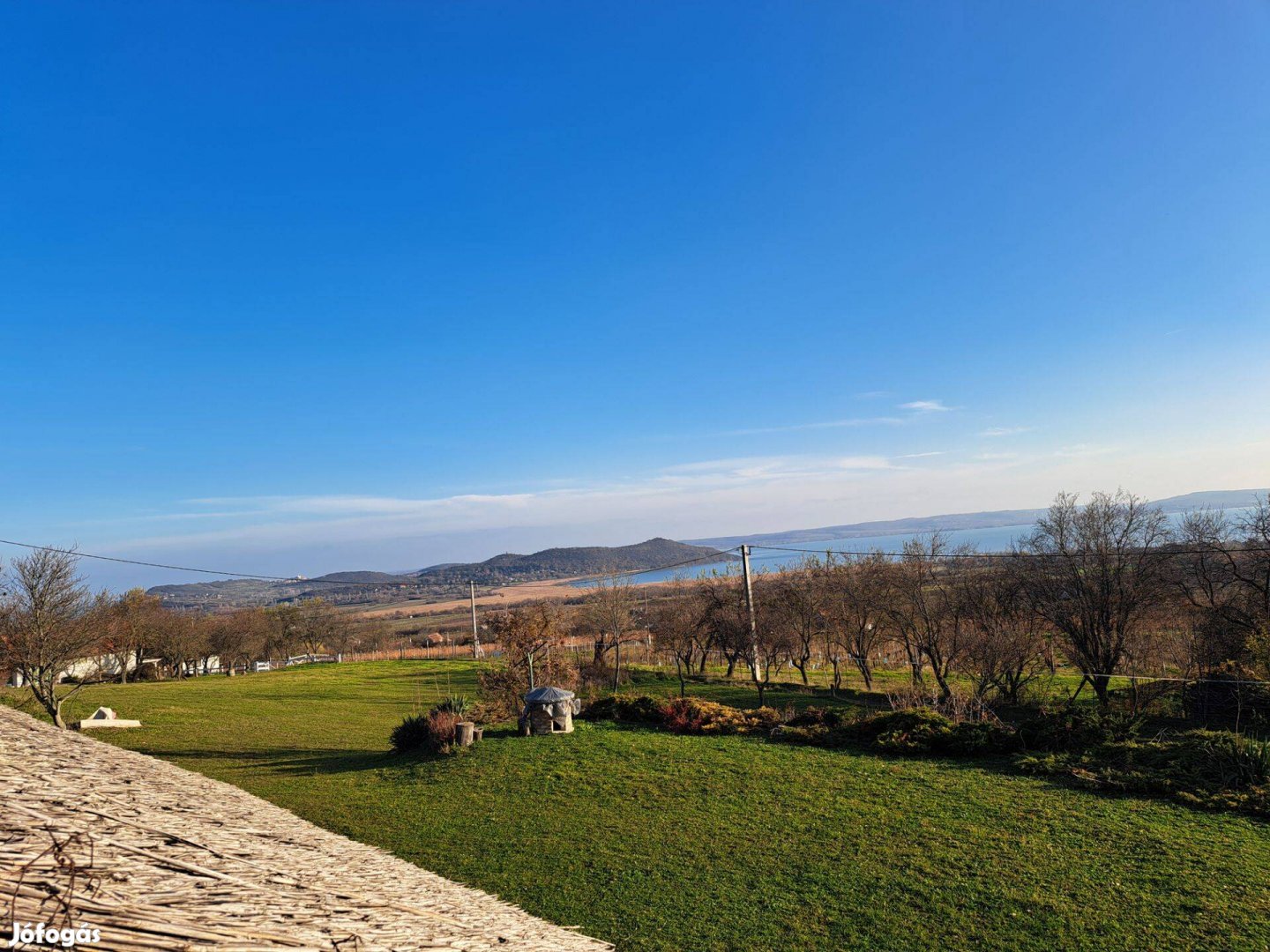 Örvényesen panorámás nyaraló eladó