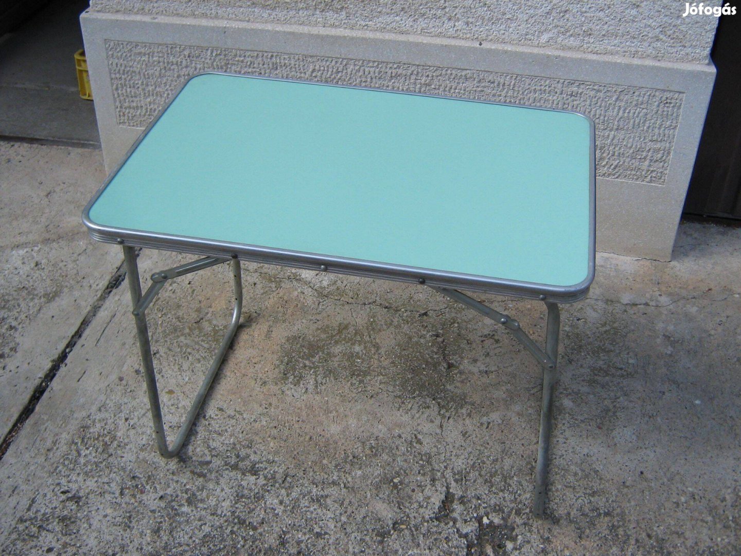 Összecsukható alumínium camping asztal 70x50x60 cm eladó
