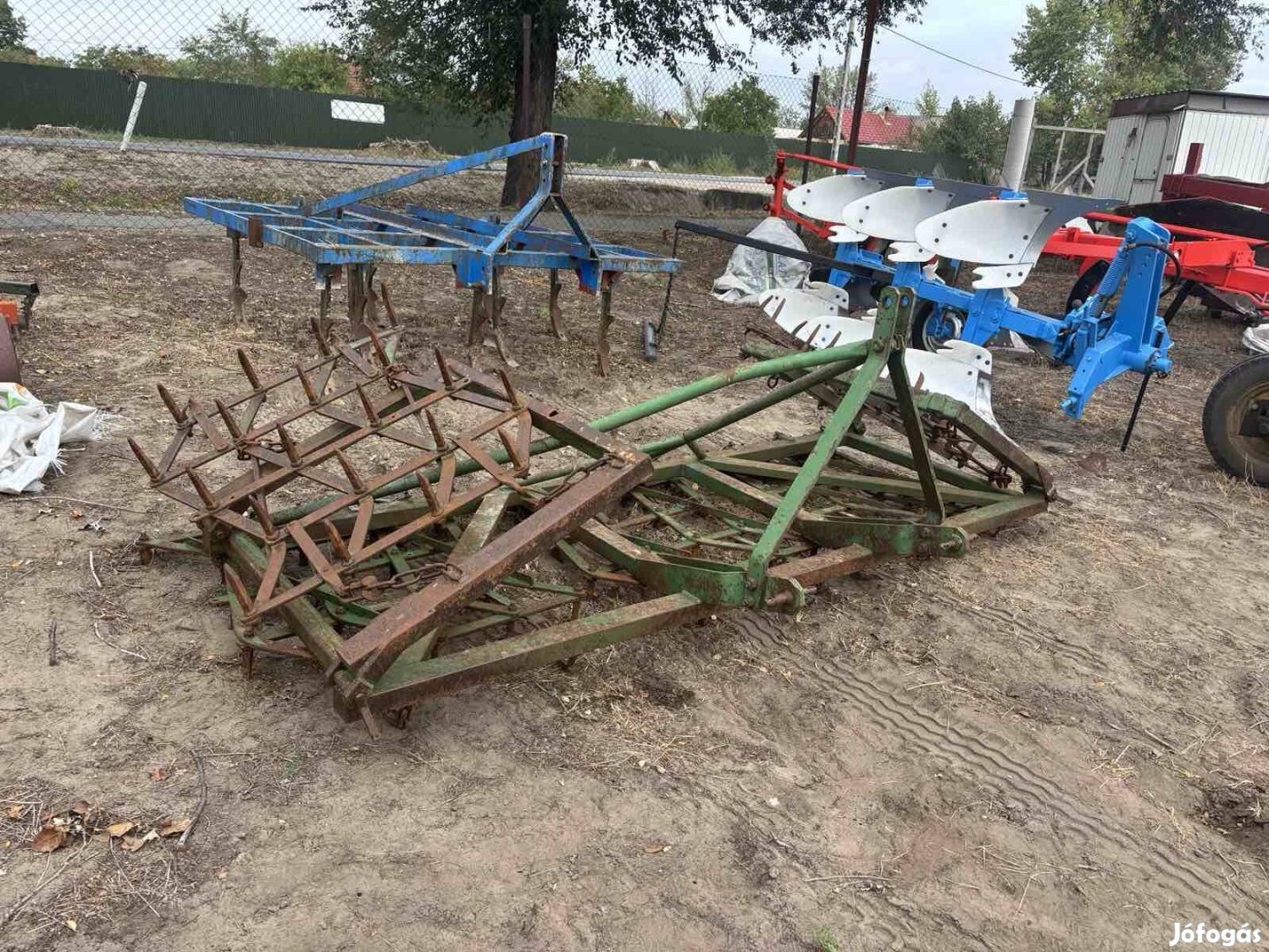 Összecsukható fogas borona