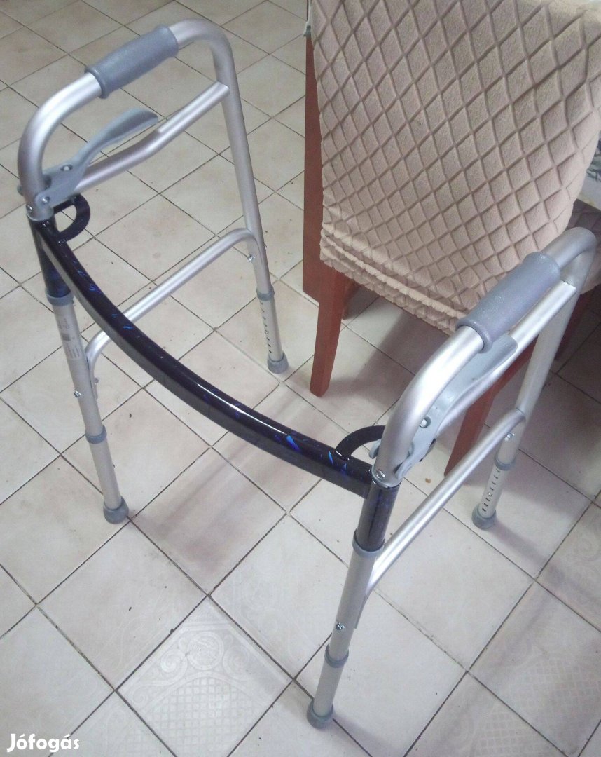 Összecsukható járókeret