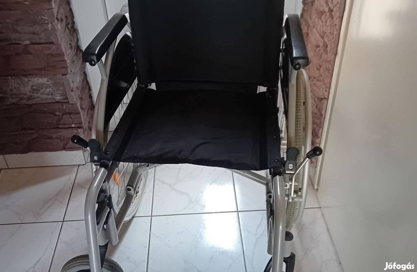Összecsukható kerekesszék
