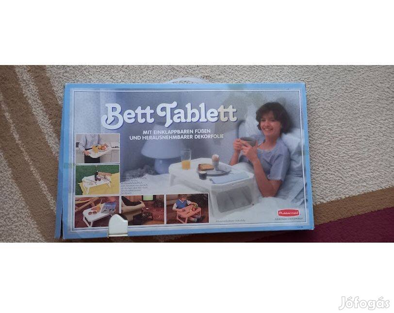 Összecsukható műanyag asztalka