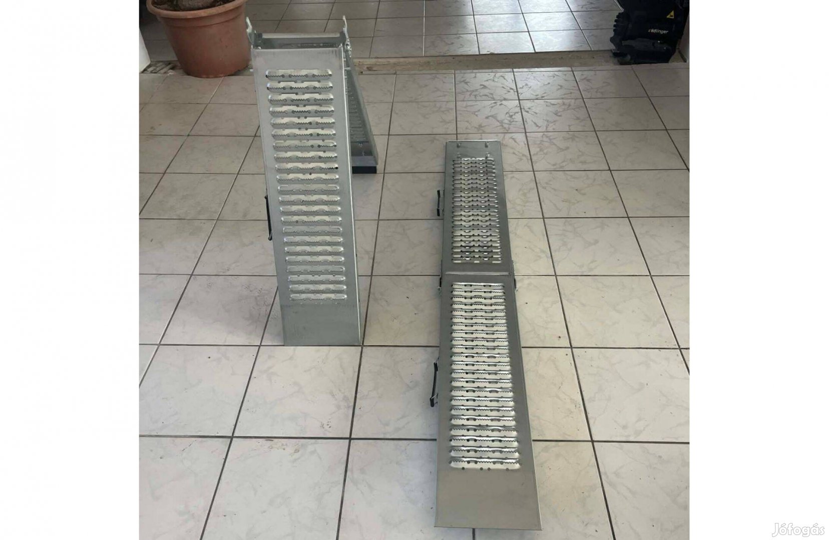 Összecsukható rámpa kerti traktorhoz, quadhoz, motorhoz