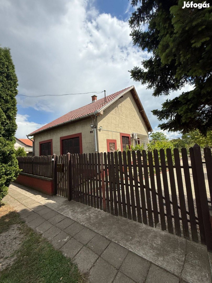 Összkomfortos családi ház eladó