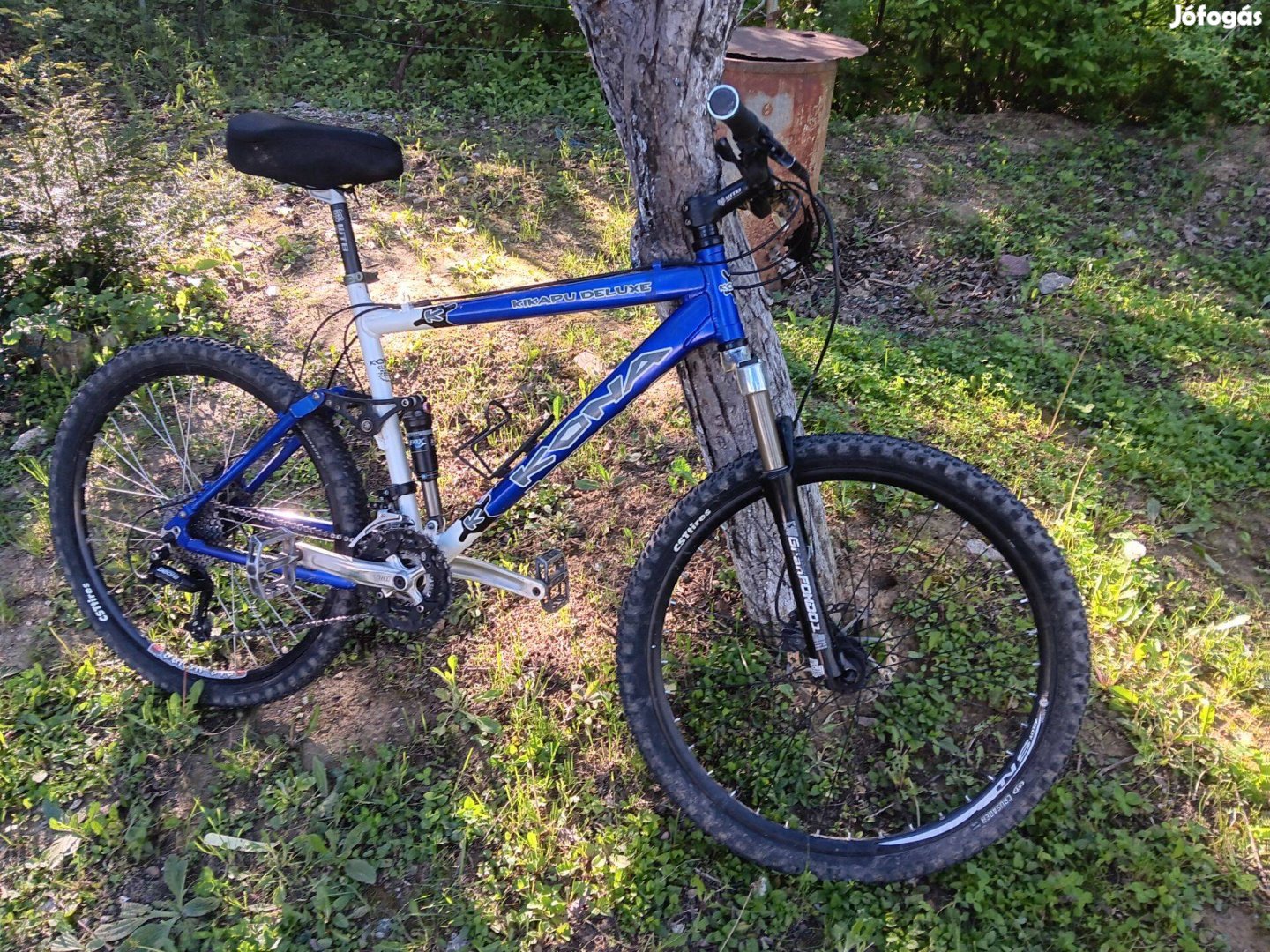 Összteleszkópos MTB kerékpár Kona