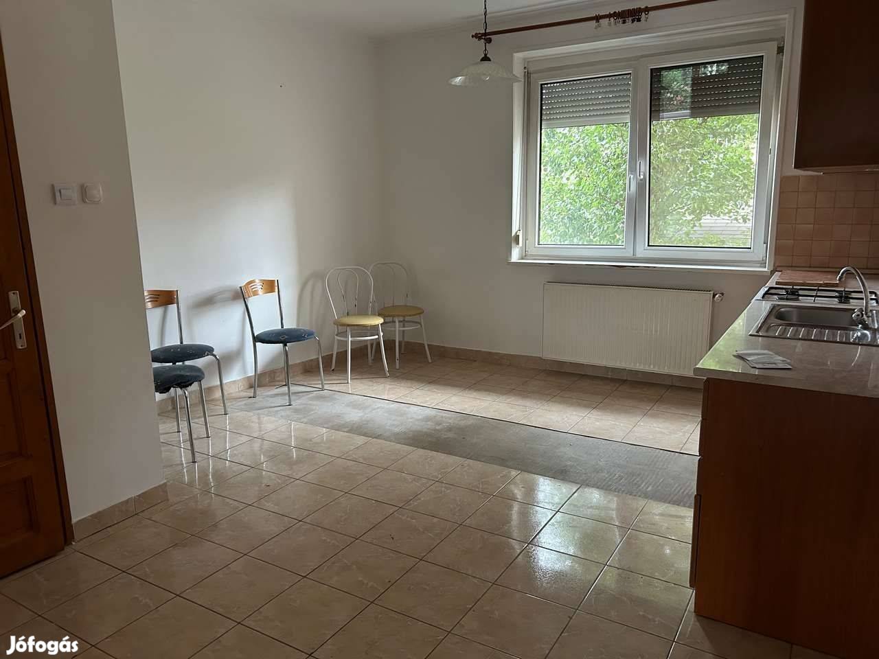 Ószőlő Utca Belvárosi Szakaszán Földszinti Téglaépítésű