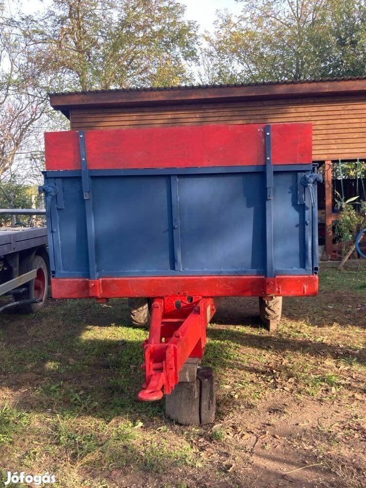 Osztrák trágyaszóró 4tonnás