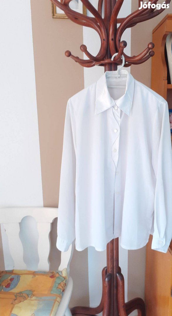 Öt különböző fehér selyem vagy muszlin blúz akár munka ruhának is