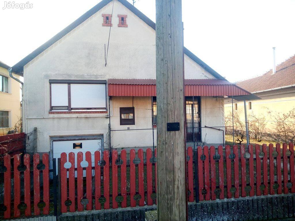 Öttömösi 3 szobás, 180 nm-es téglaépítésű családi ház