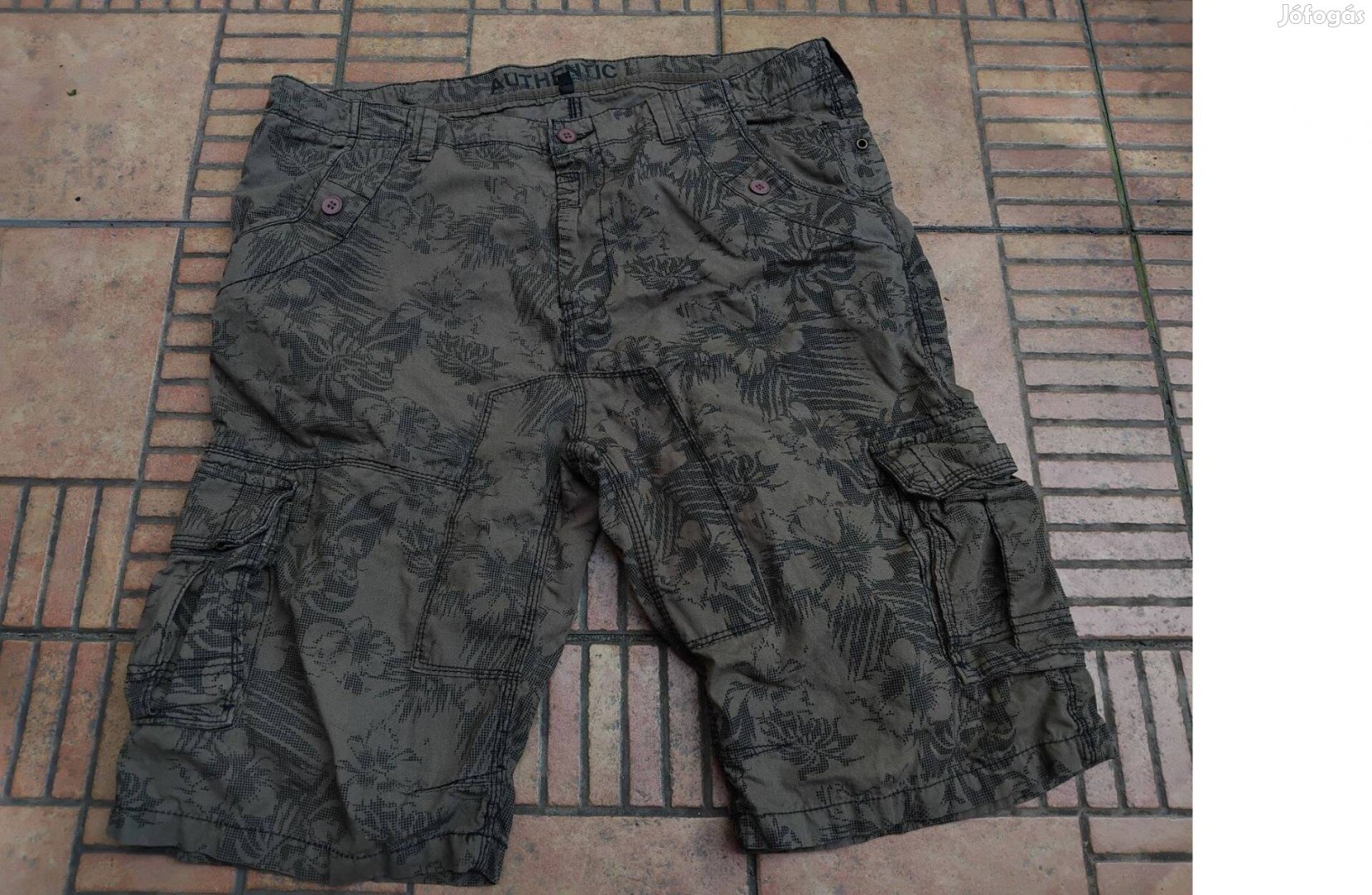 Outdoor térdnadrág olajzöld rövidnadrág 58 XL 2XL