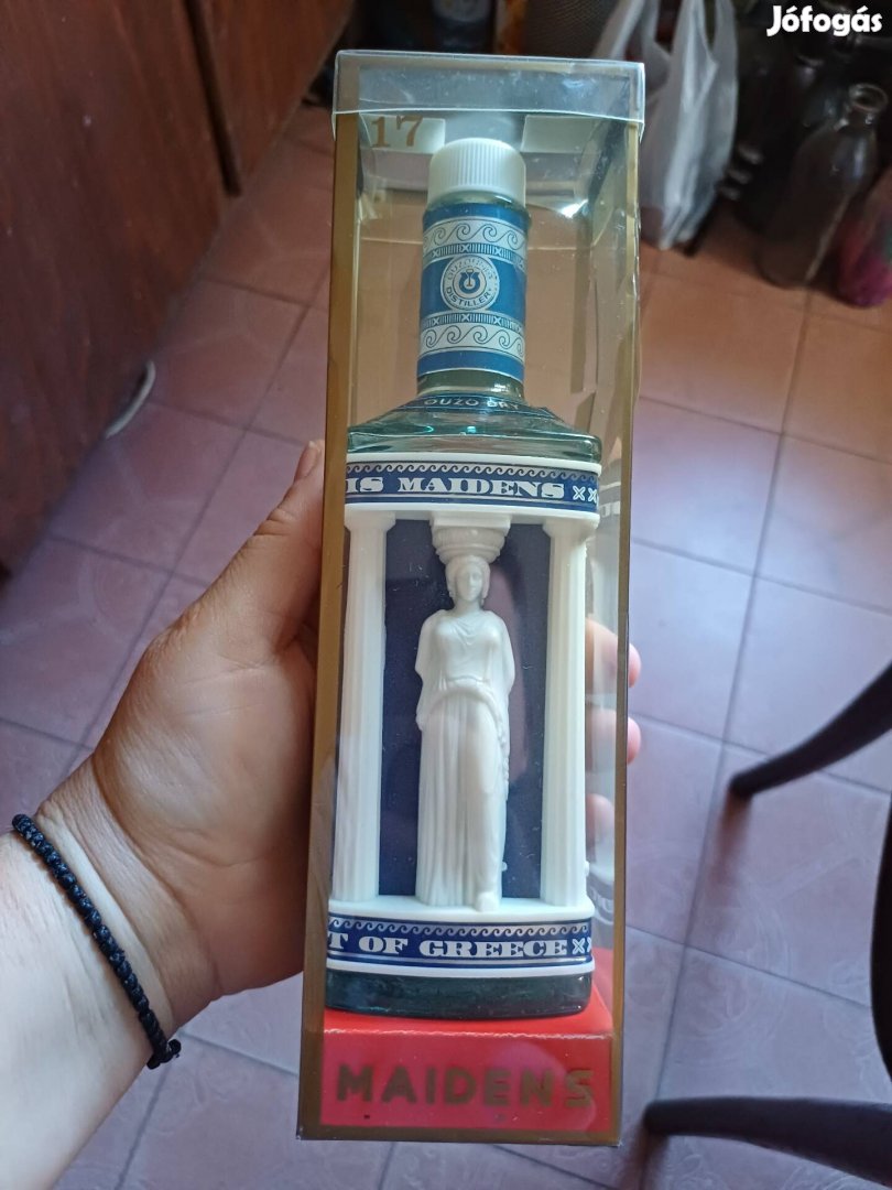 Ouzo, díszüveges