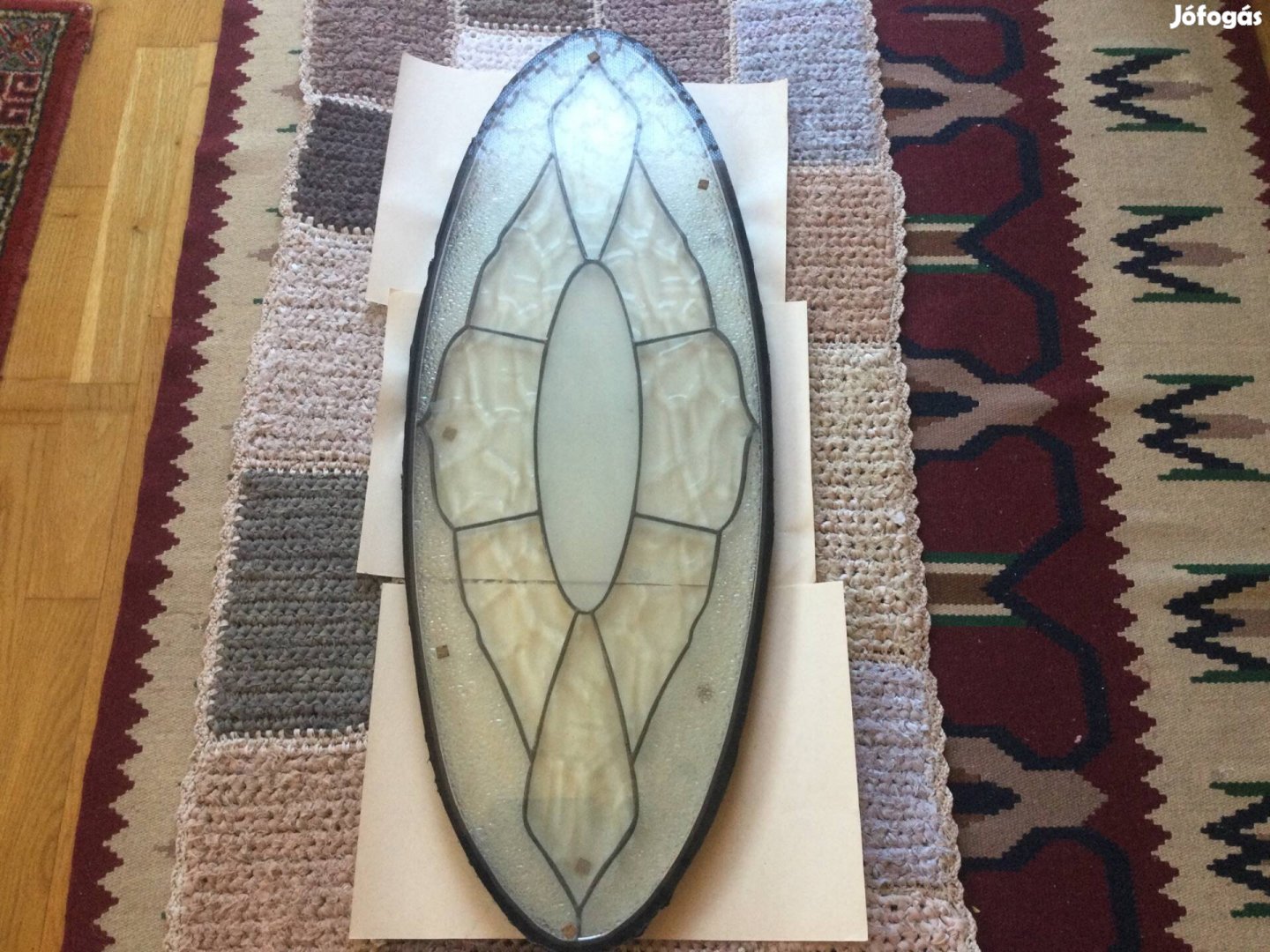 Ovális bejárati ajtó díszüveg