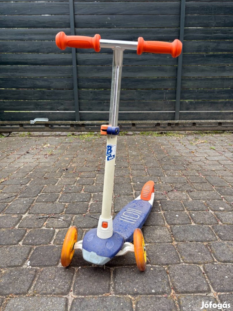 Oxelo 3 kerekű roller (világító kerekekkel)