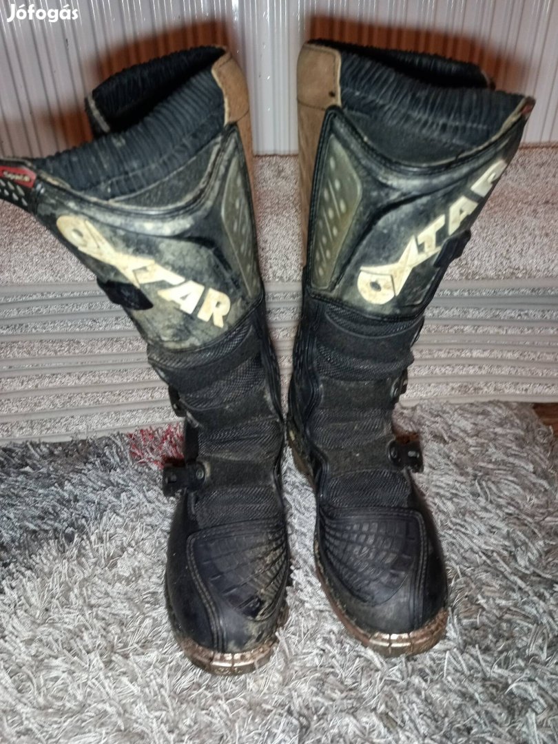 Oxtar motoros csizma