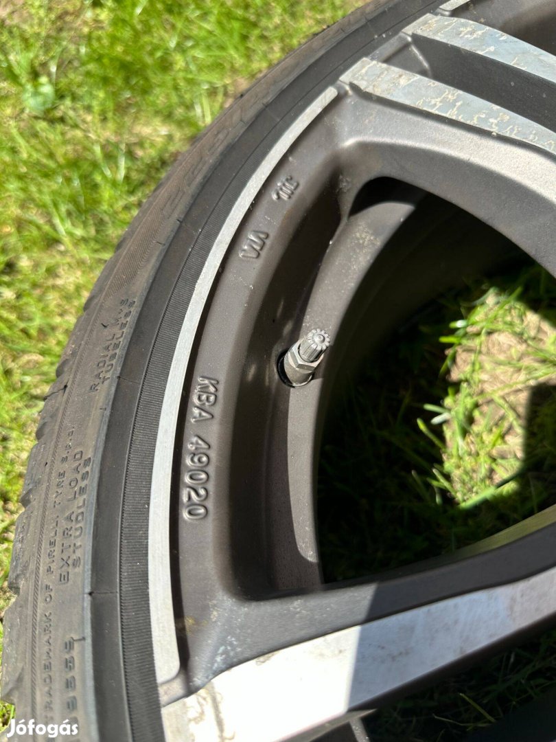 Oz Racing X5B 8Jx18 5x120 felni, gumikkal és Tpms szenzorral