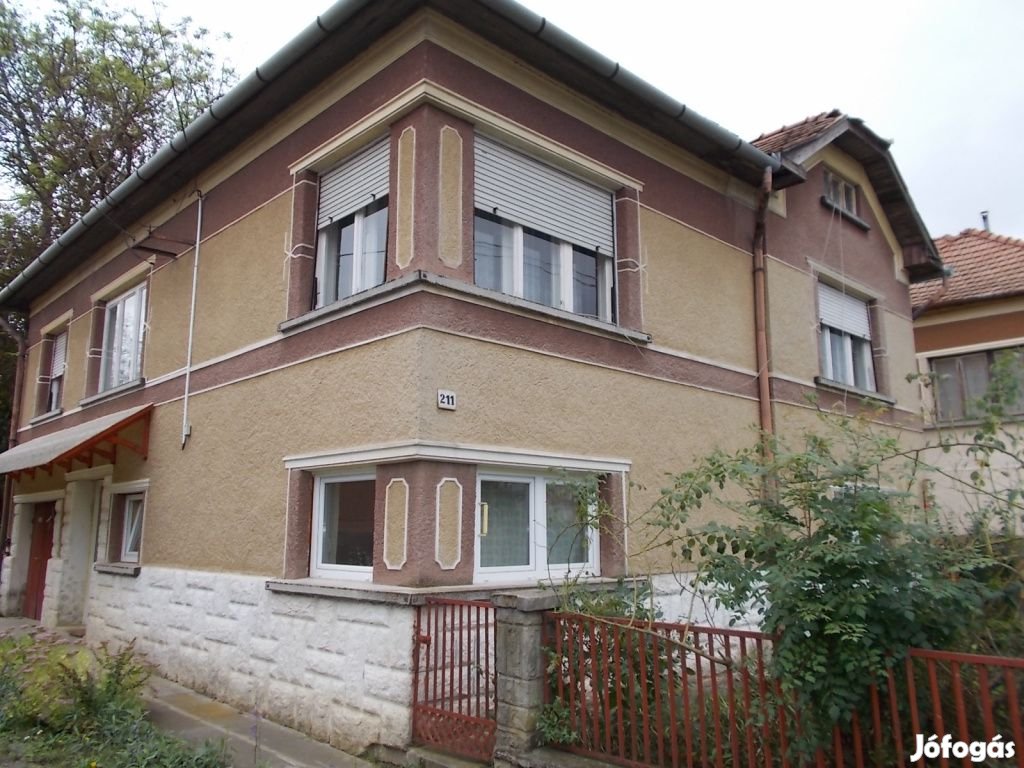 Ózd, Bolyki Fő út, 140 m2-es, 2 generációs, családi ház, 4 szobás