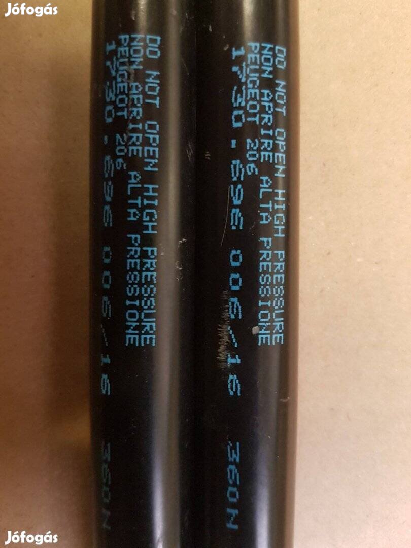 P206 csomagtér ajtóhoz gázos teleszkóp