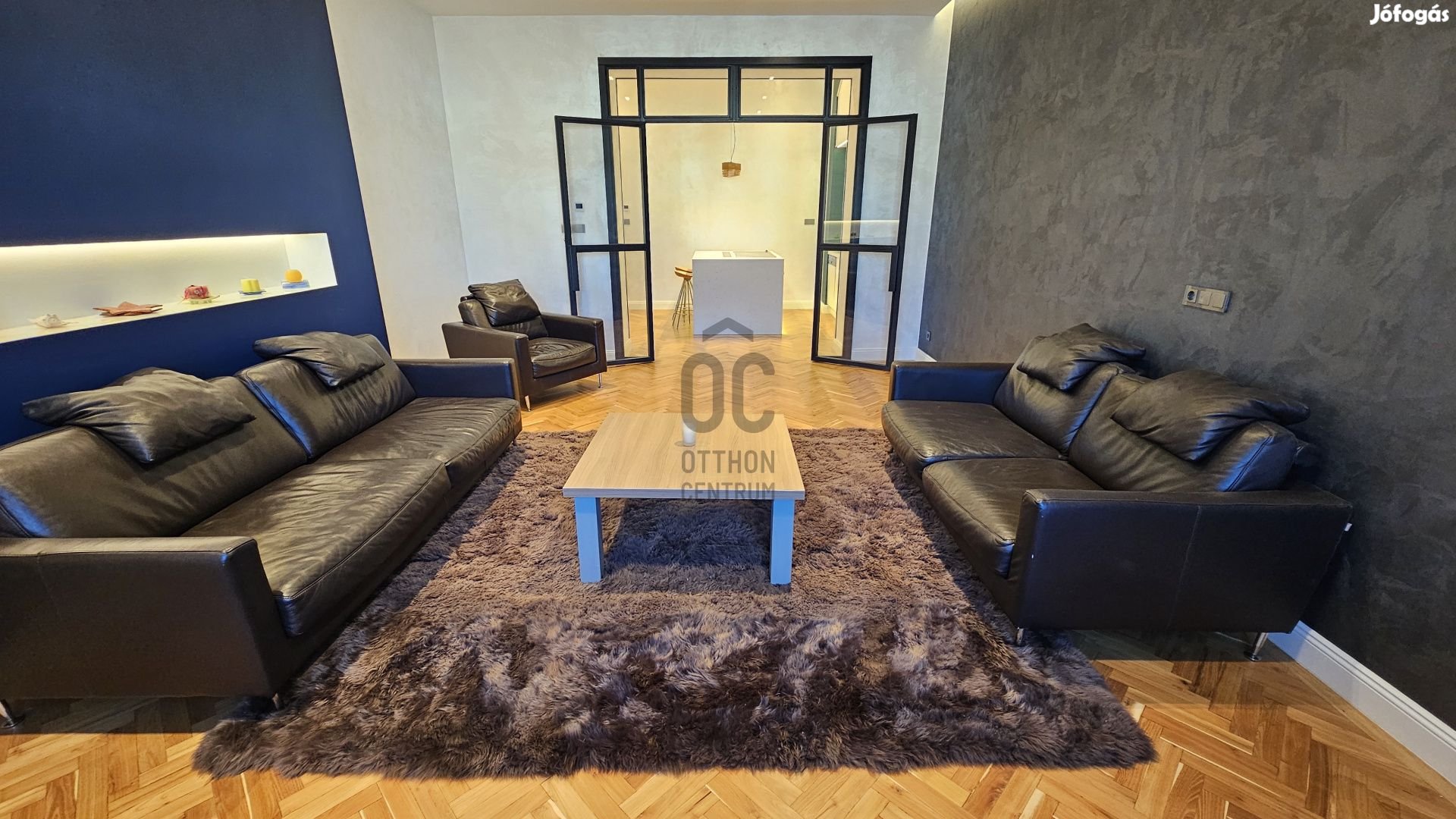 PALOTANEGYEDBEN - BELSŐ ÉPÍTÉSZ ÁLTAL TERVEZETT  FELÚJÍTOTT - POLGÁRI