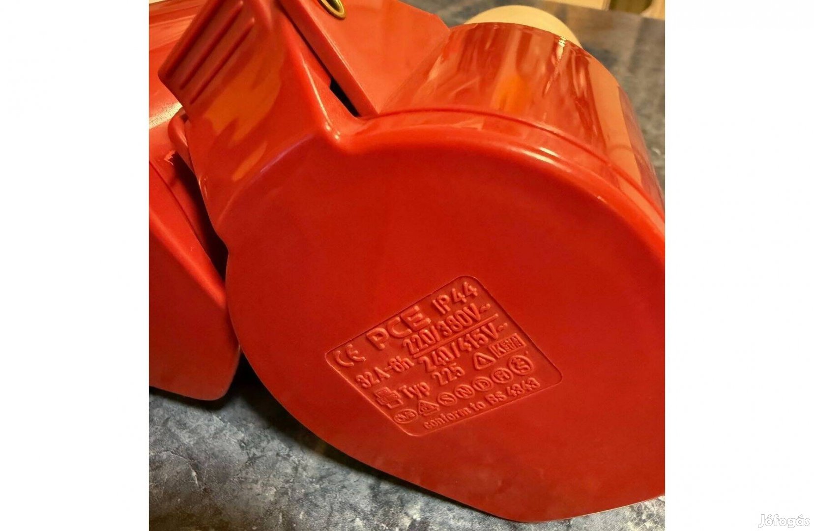 PCE 32A ipari dugvilla 3PNF