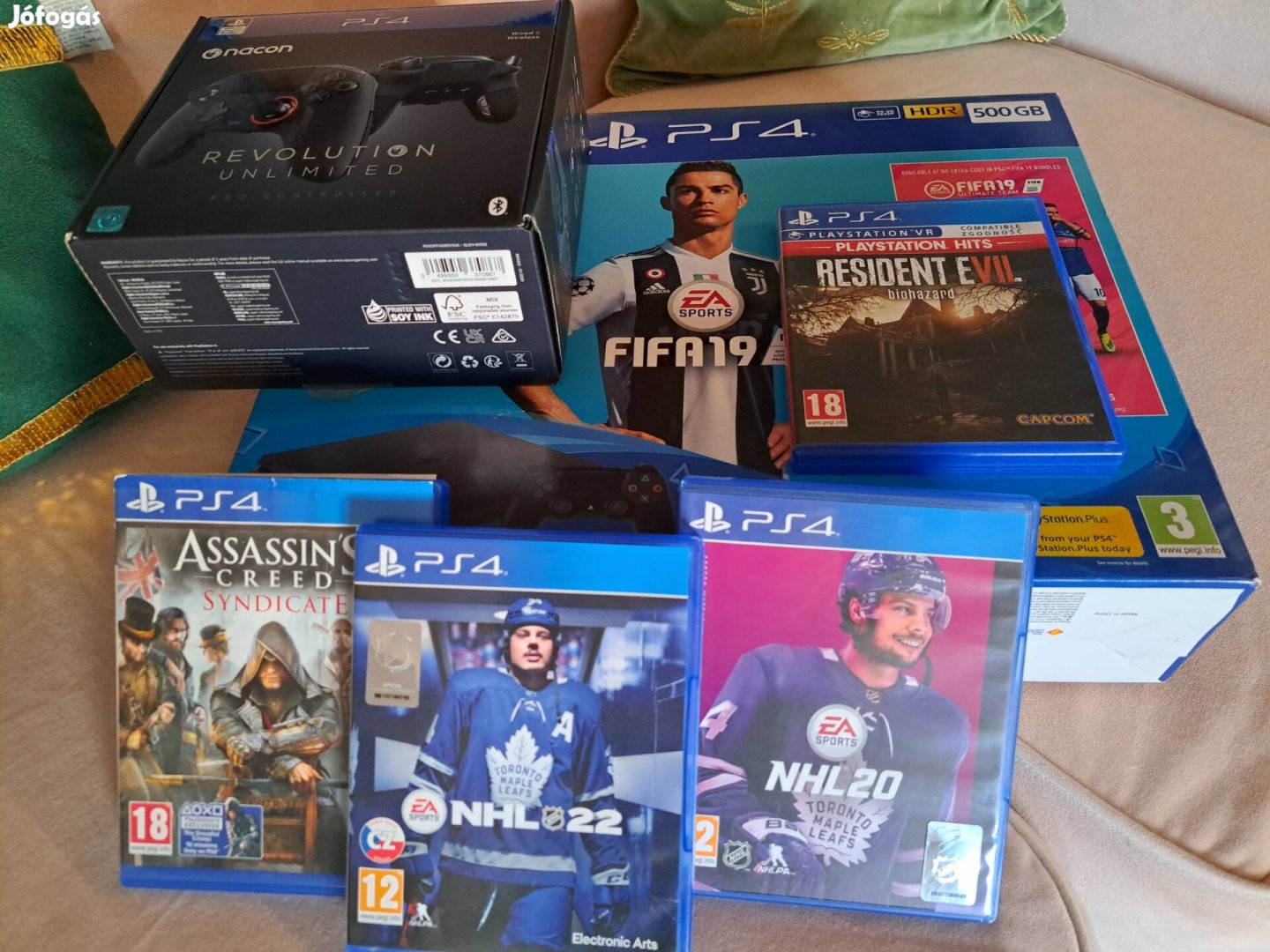 PS4 500 GB kontrollerrel+Nacon Professional Kontroller+ 4 játék