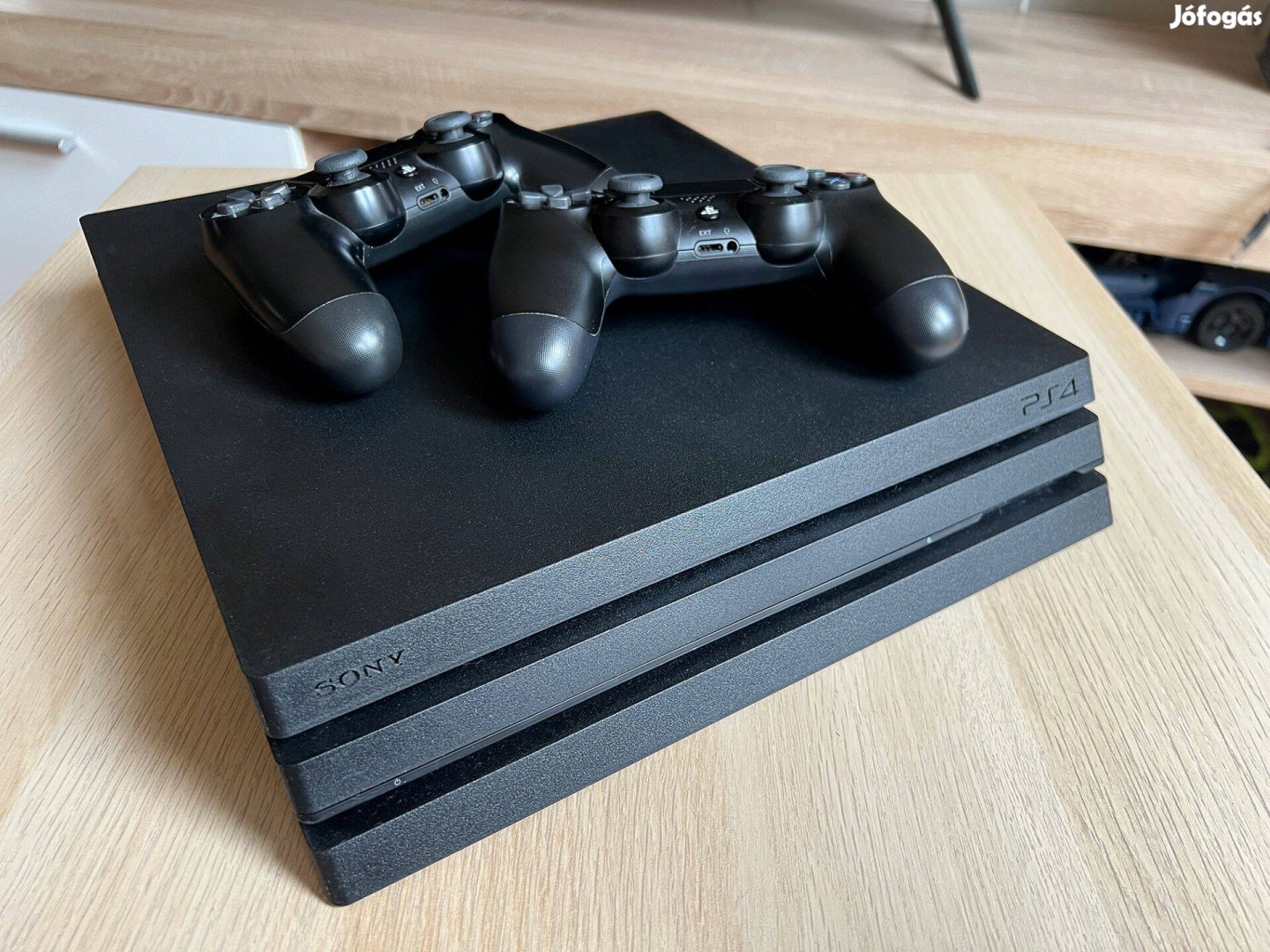 PS4 Pro 1TB 2 kontrollerrel