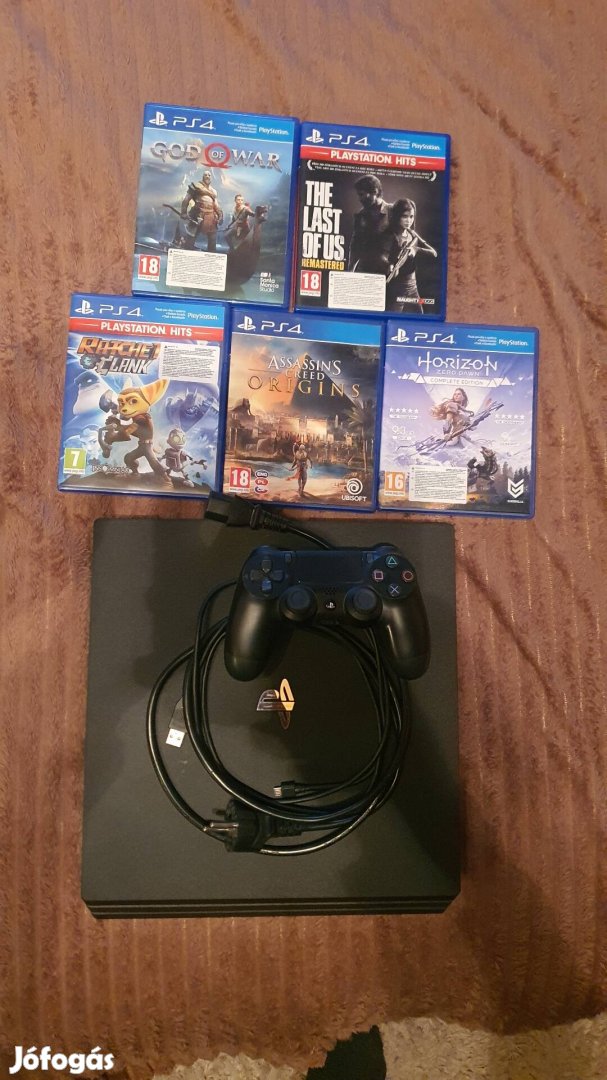 PS4 Pro 1TB 5db játékkal