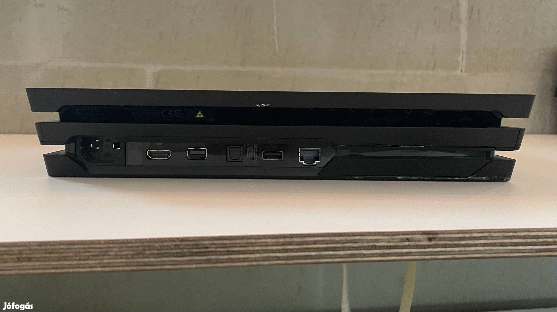 PS4 Pro 1 TB eladó! (kontroller, kábel nélkül)