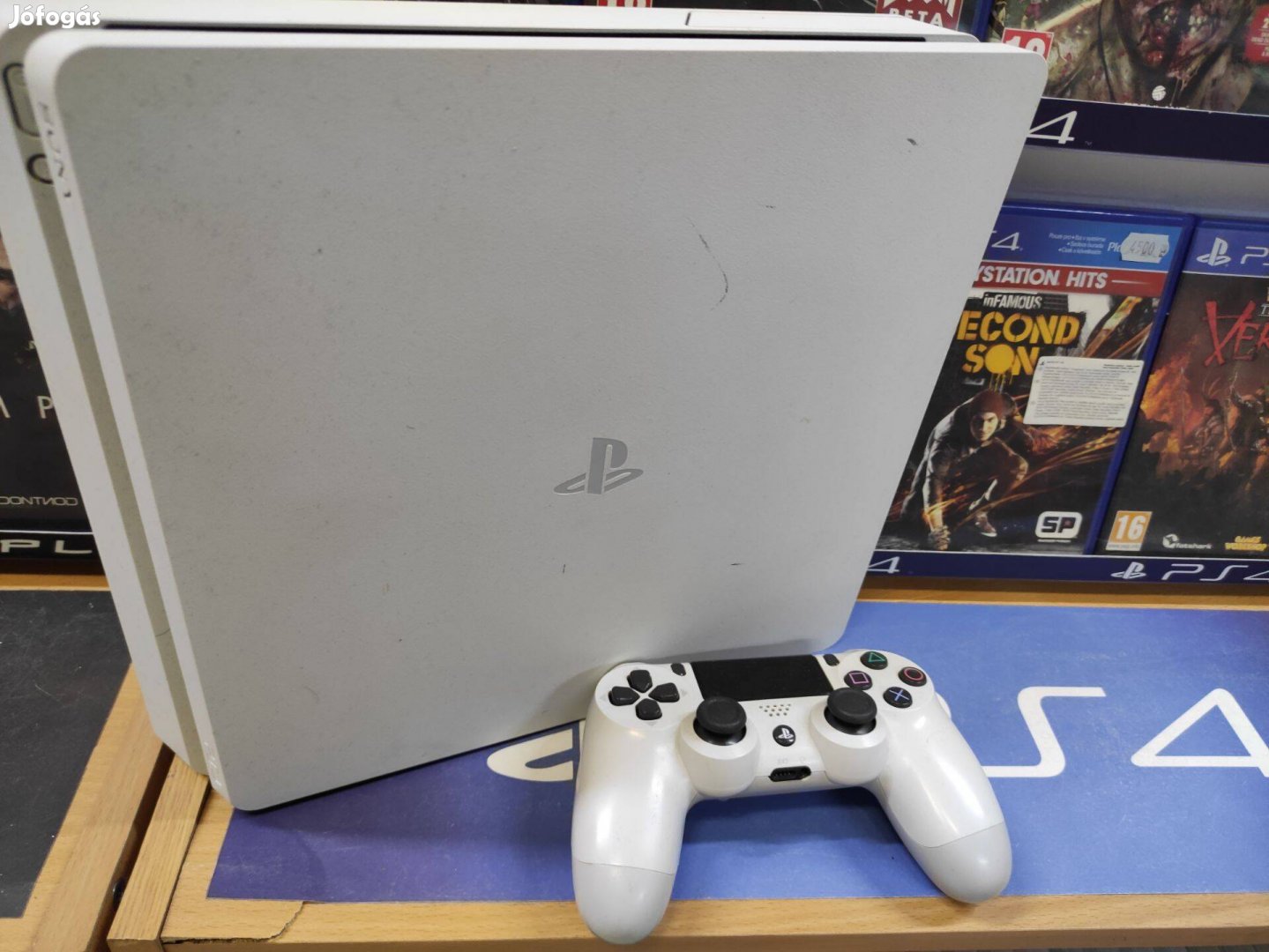 PS4 Slim 500gb gép Konzolboltból garival