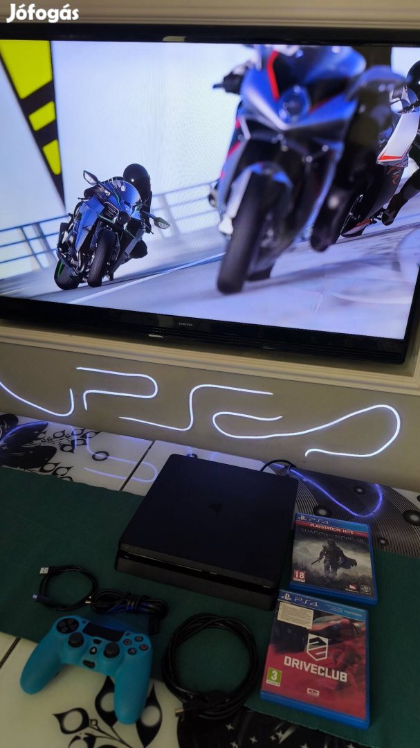 PS4 Slim. Tisztítva. Hibátlan. Játékokkal. 