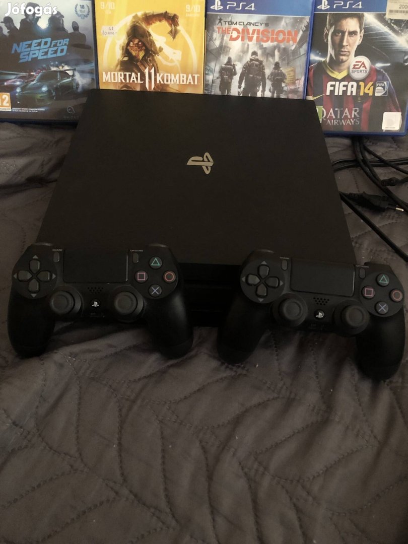 PS4 pro (2 kontroller+2 játék)