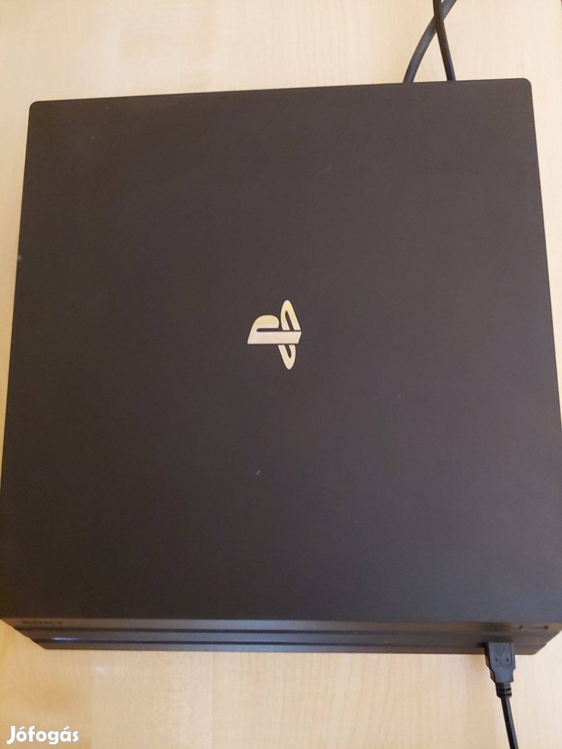 PS4 pro használt jó állapotban