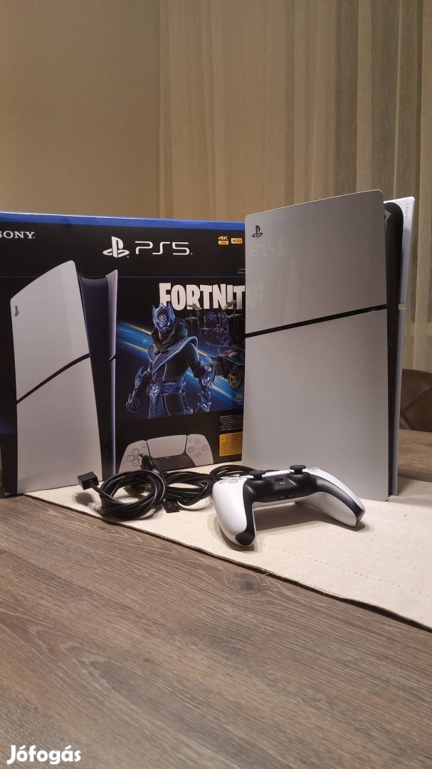 PS5 Slim konzol 1TB, 1db kontroller, dobozában 