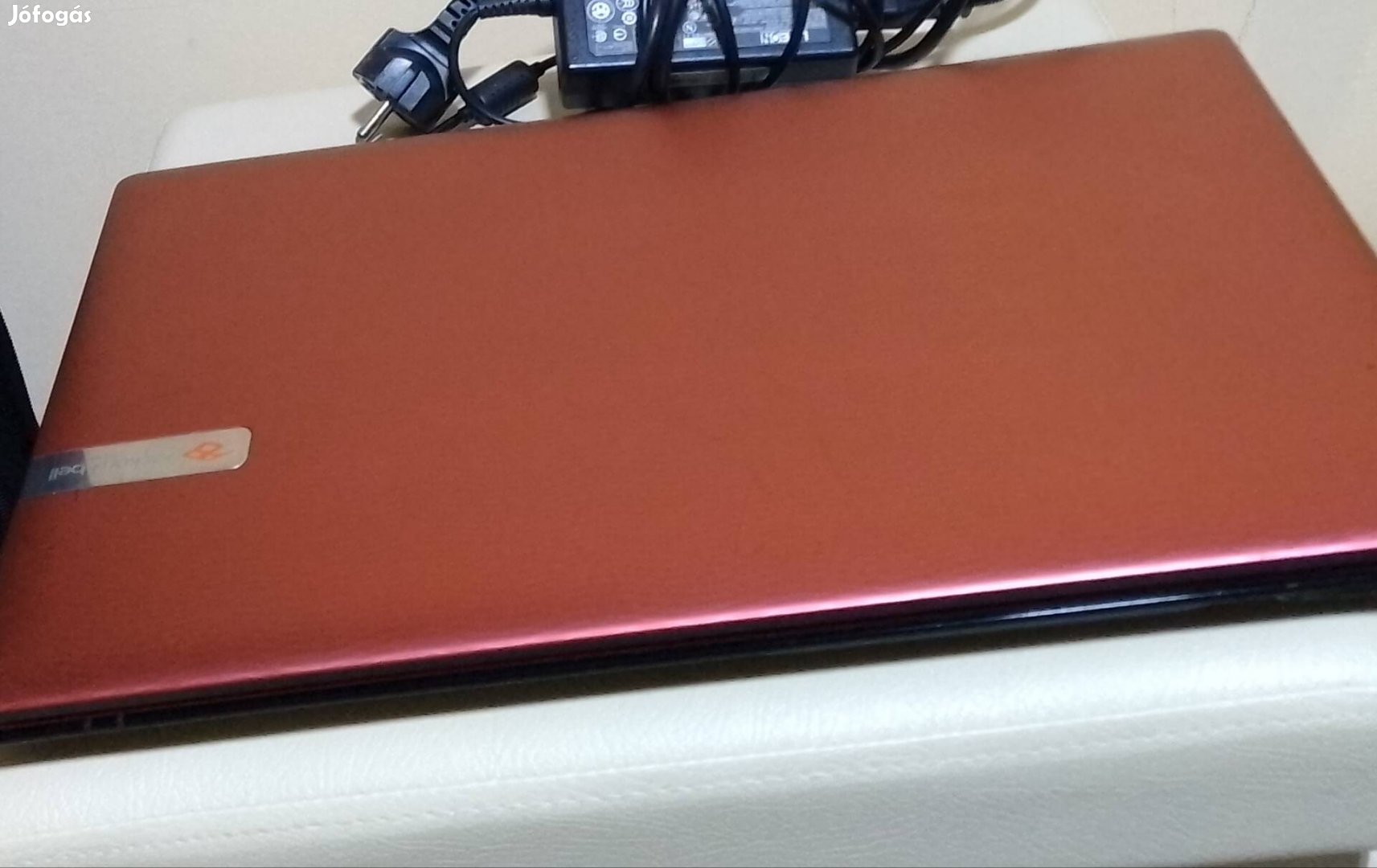 Packard Bell New90 laptop (Piros) 500Gb RAM