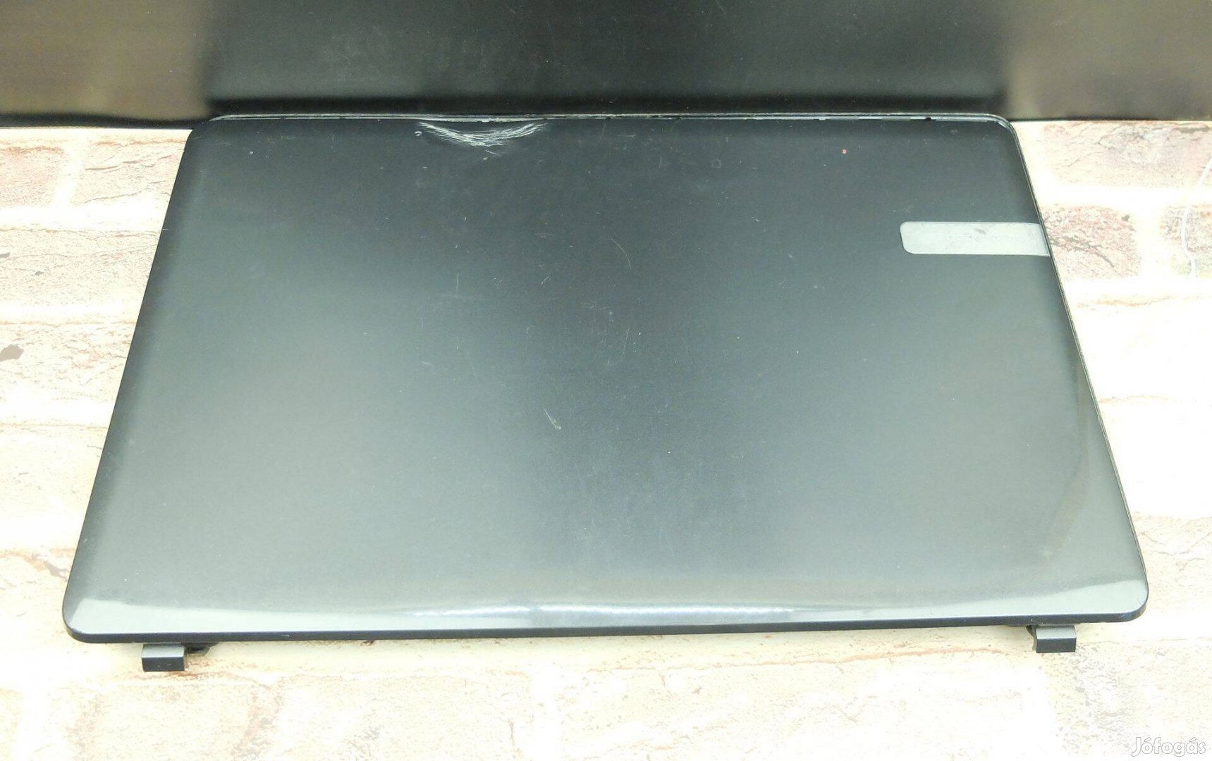 Packard Bell TE11HC F5211 laptop kijelző hátlap kis hibával