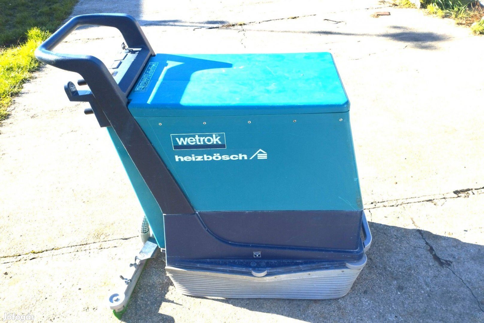 Padlótisztító súroló szívó akkumulátoros takarítógép