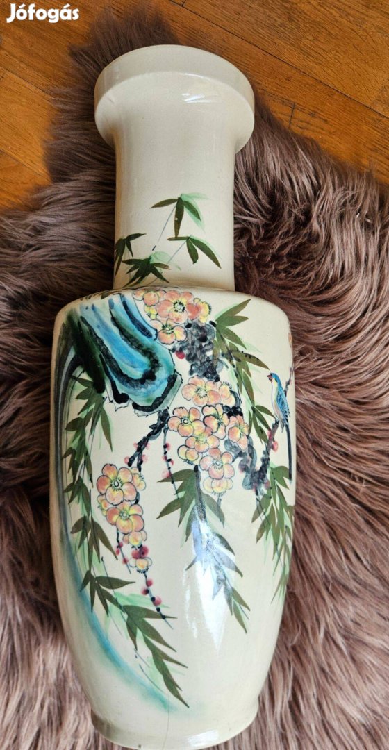 Padlóváza virágmintás