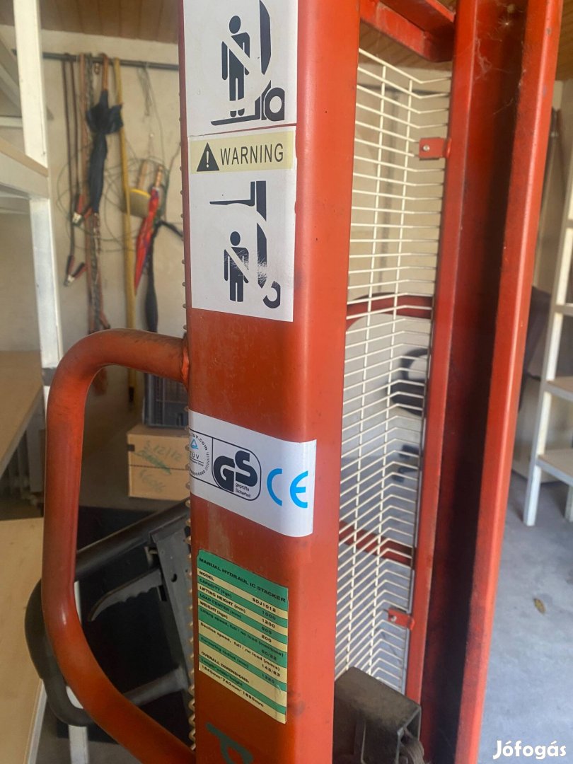 Pagát hidraulikus emelő