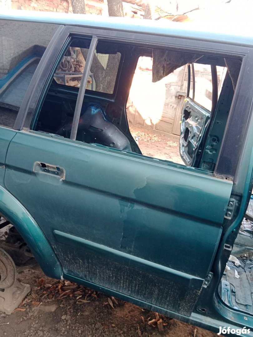 Pajero Sport 2.5 td bontás