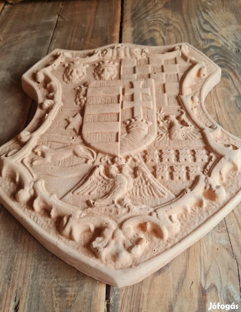 Pajzs alakú díszítő forma