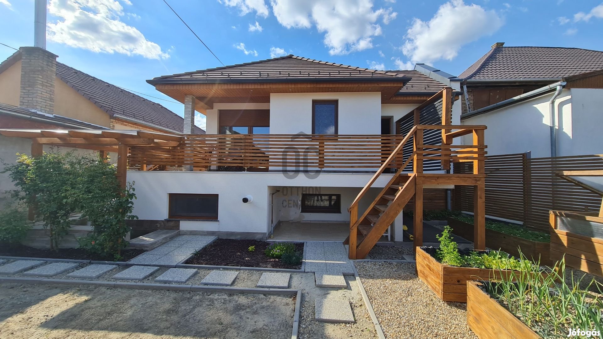 Paks-Dunakömlődön családi ház eladó