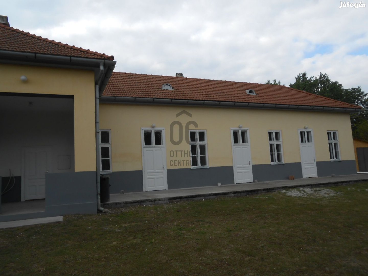 Pakson Atomerőmű közvetlen közelében munkásszállás eladó,