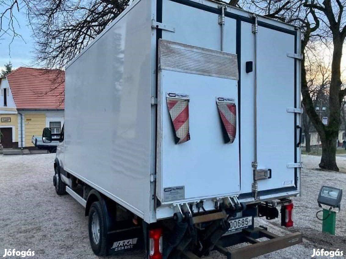 Palfinger 750 kg-os (12v) emelőhátfal eladó