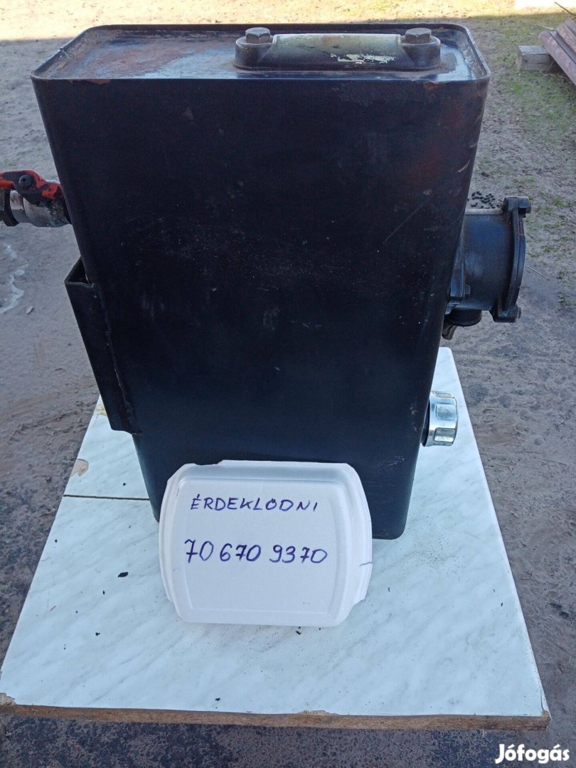 Pálfinger Kcr daru hiraulika tartálya