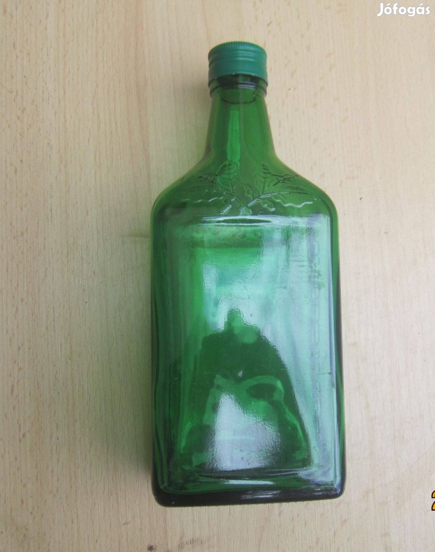 Pálinkás üveg 0.7 L züld csavaros