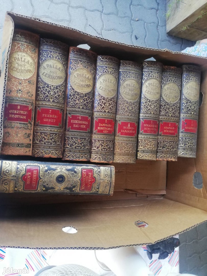 Pallas nagy lexikon 1 - 9 kötet 36000 forintért eladó